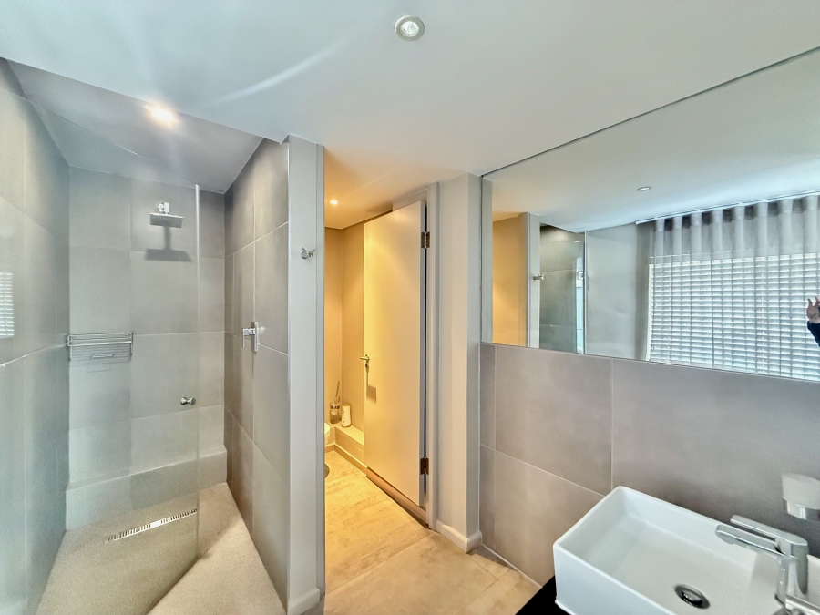 4 Bedroom Property for Sale in Waves Edge Western Cape